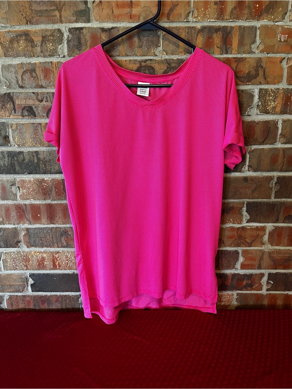 Avia Women’s pink
Polka dots Exercise Top Size:M